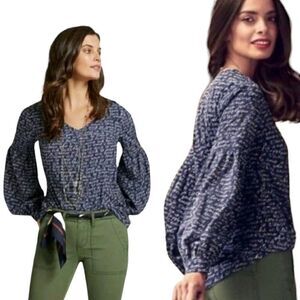 Cabi Long Sleeve Blouse M Blue Te Amo Spell‎ Out Puff Statement Sleeve Pull Over